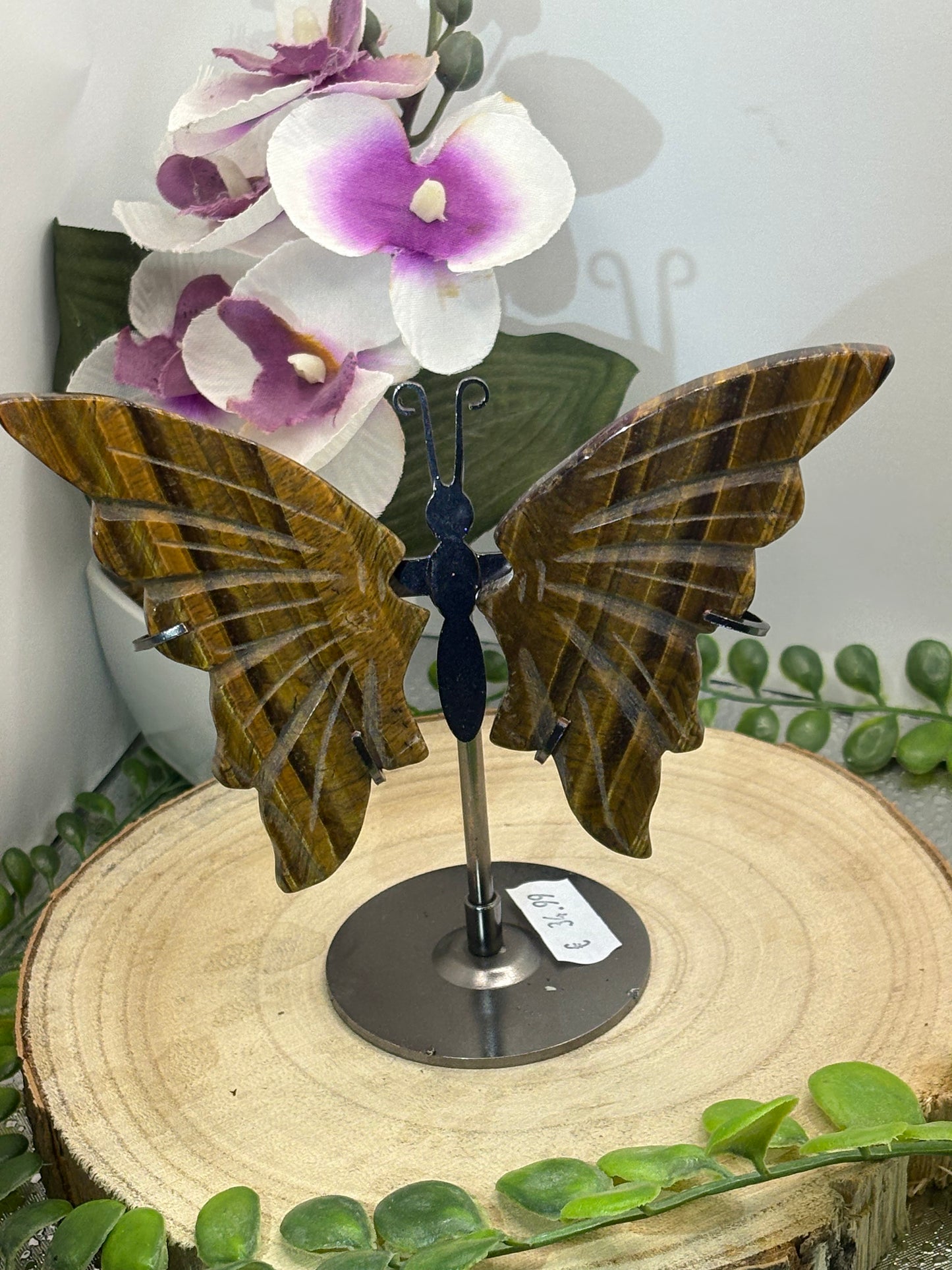 Schmetterlinge aus Mineralien auf Halterung