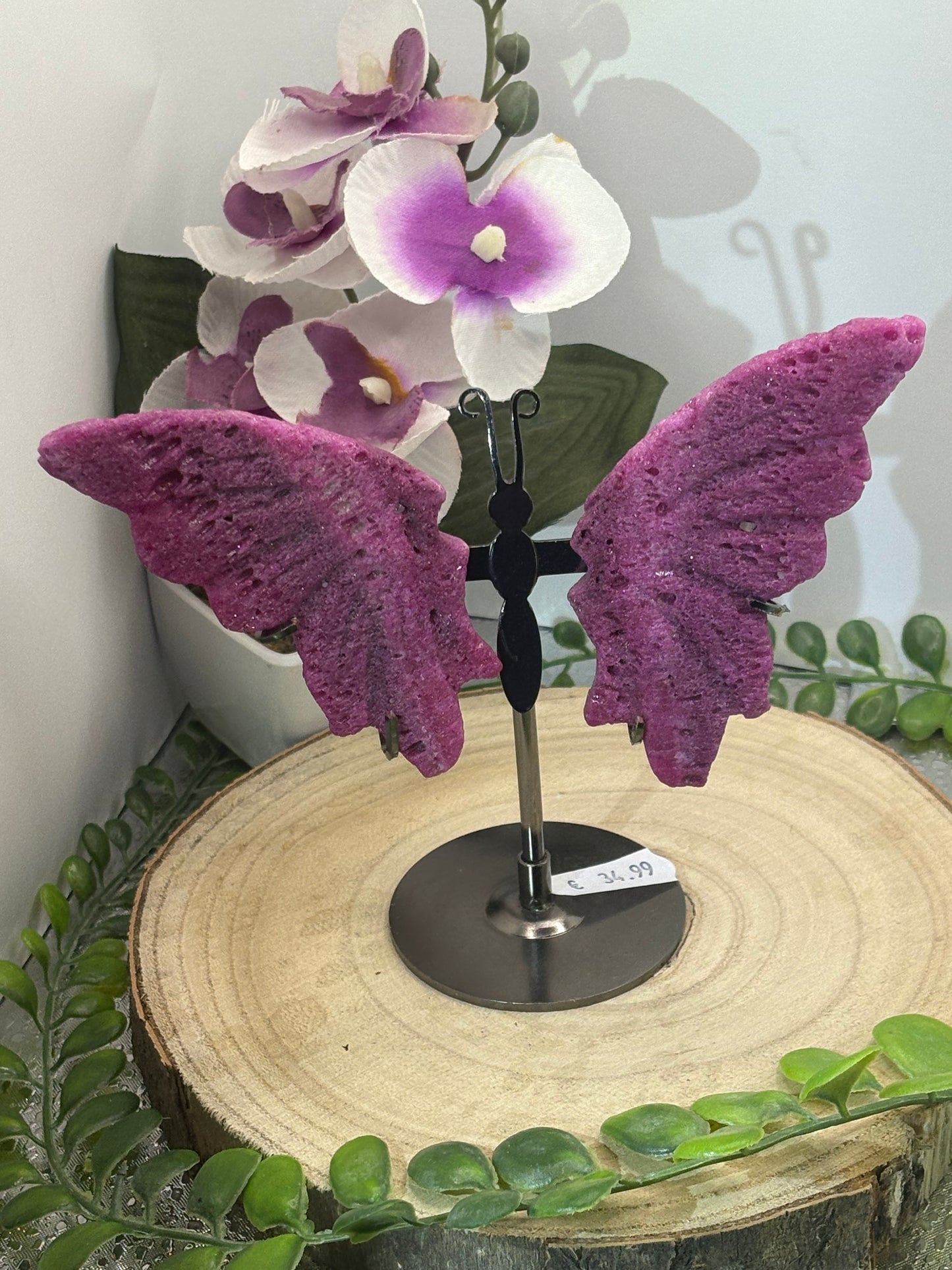 Schmetterlinge aus Mineralien auf Halterung