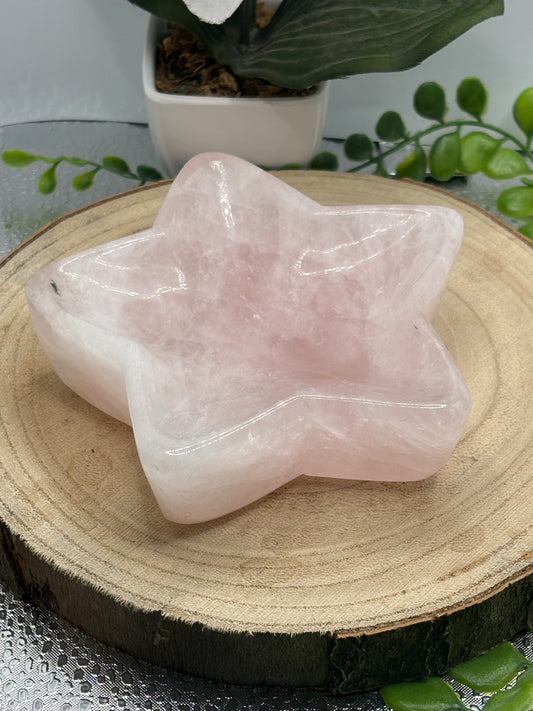 Rosenquarz-Schale in Sternform