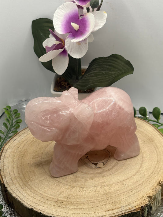 Elefant aus Rosenquarz