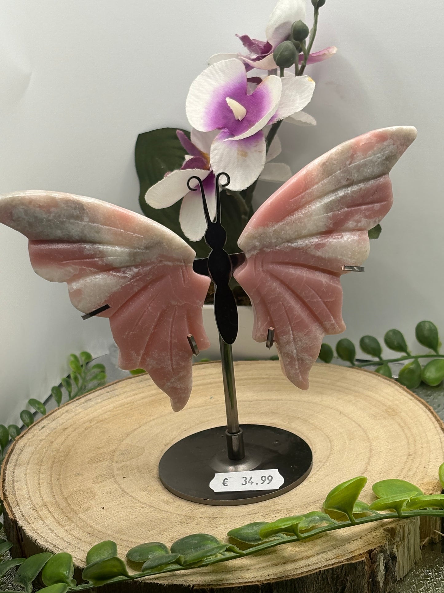 Schmetterlinge aus Mineralien auf Halterung